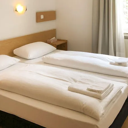Moon Hotel Düsseldorf