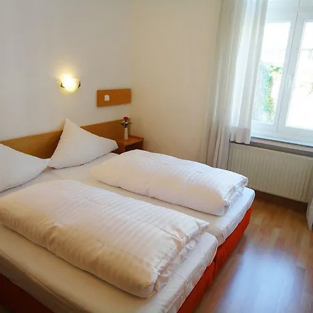 Moon Hotel 2*